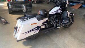 Harley-Davidson 1800 Street Glide (2016 - 17) - FLHXSE 