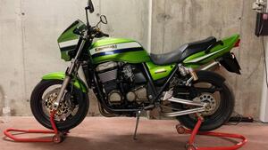 Kawasaki ZRX 1200 R (2000 - 06) 