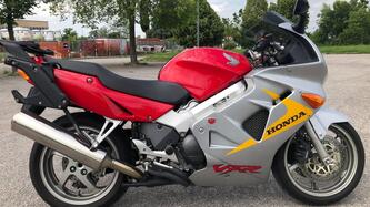 Honda VFR 800 (1998 - 01) usata