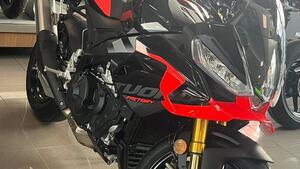 Aprilia Tuono V4 Factory (2025) 