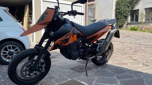 KTM 690 Supermoto 