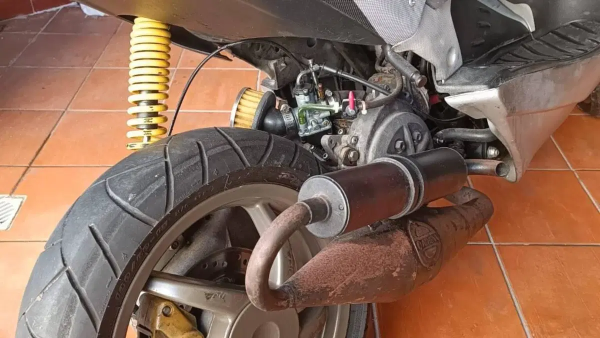 Aprilia SR 50 (2005 - 07)  (2)