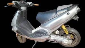 Aprilia SR 50 (2005 - 07)  (9)
