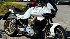 Moto Guzzi V100 Mandello (2022 - 24) 