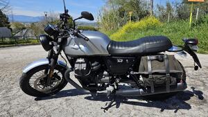 Moto Guzzi V7 III Rough (2018 - 20) 