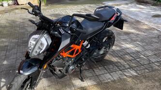 KTM 390 Duke (2021 - 23) usata