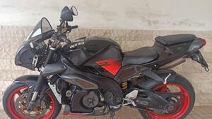 Aprilia Tuono 1000 R (2004 - 05) 