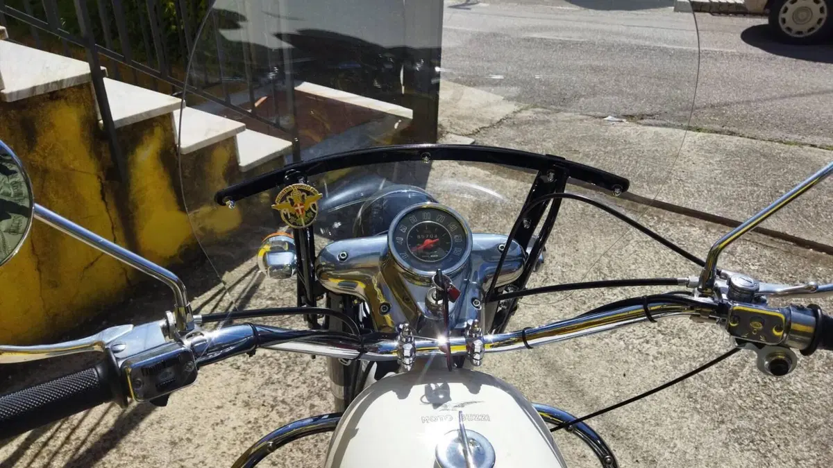 Moto Guzzi   (9)