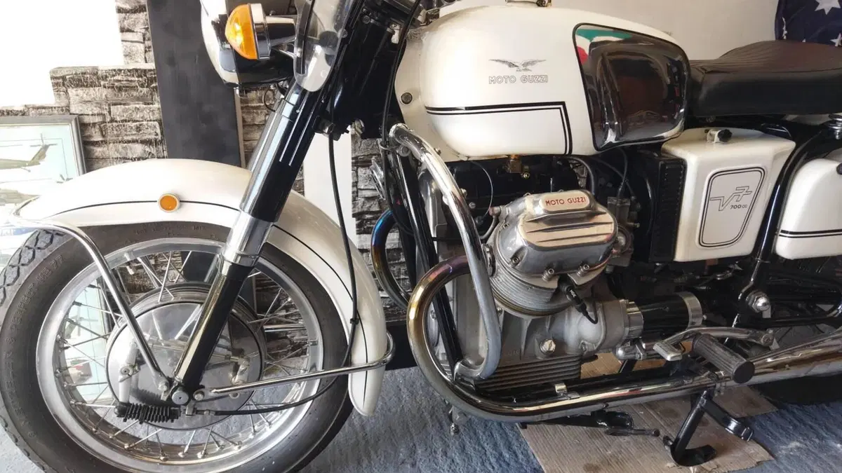 Moto Guzzi   (17)