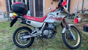 Honda NX 650 Dominator (1988 - 90) 