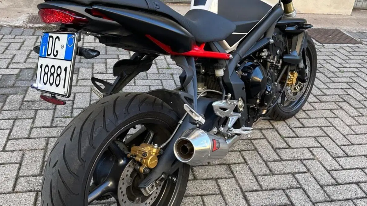 Triumph Street Triple (2007 - 12)  (5)
