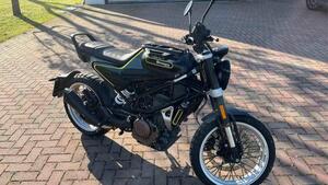Husqvarna Svartpilen 401 (2018 - 19) 