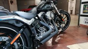 Harley-Davidson 1690 Breakout (2013 - 17) - FXSB 