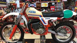 KTM  