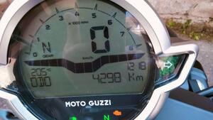 Moto Guzzi V7 Stone (2021 - 24) 