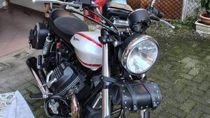 Moto Guzzi V9 Roamer (2016 - 18) 
