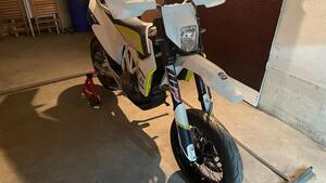 Husqvarna 701 Supermoto (2016) 