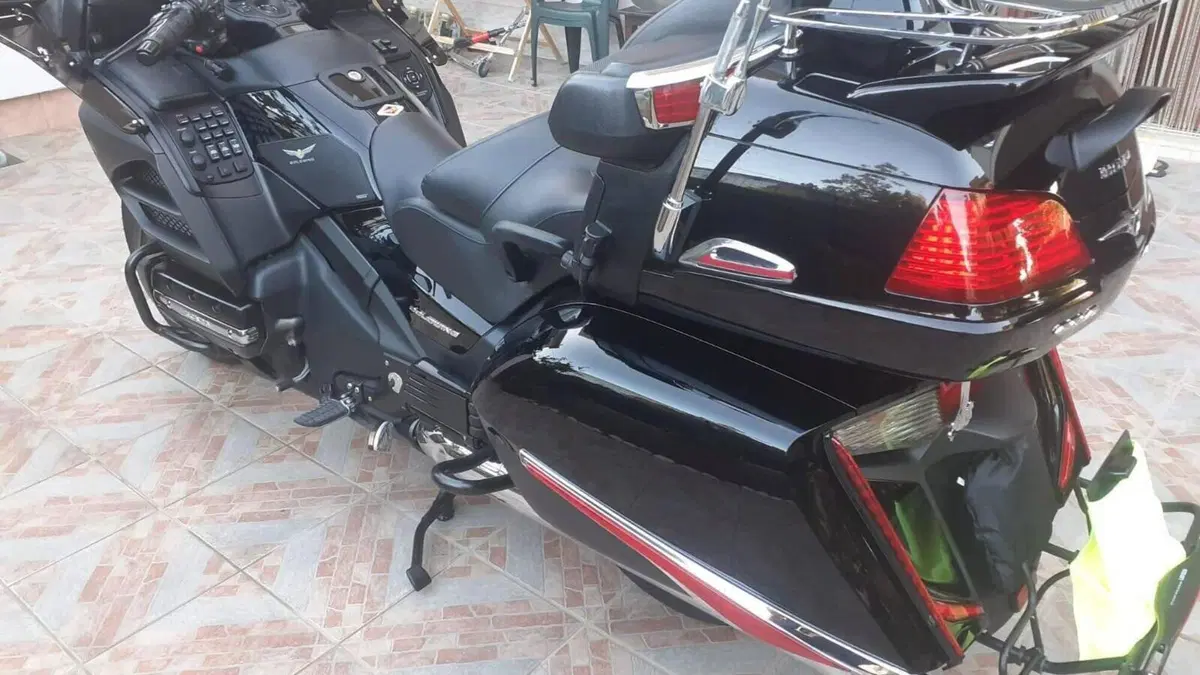 Honda GL 1800 Gold Wing (2012 - 17)  (2)