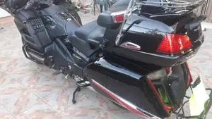 Honda GL 1800 Gold Wing (2012 - 17)  (2)