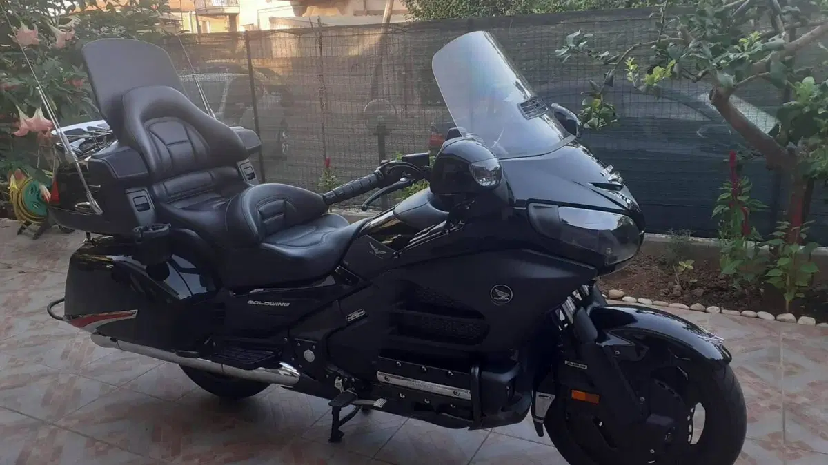 Honda GL 1800 Gold Wing (2012 - 17)  (3)