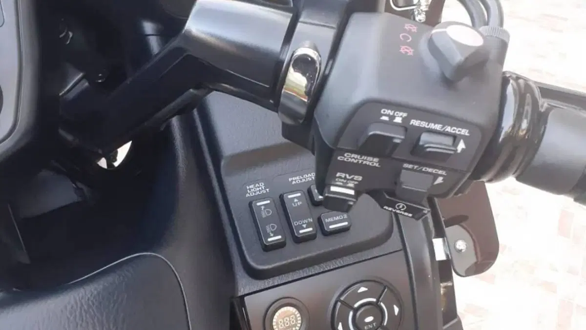 Honda GL 1800 Gold Wing (2012 - 17)  (12)