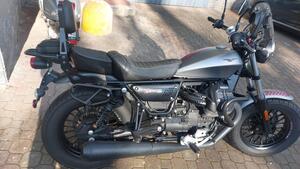 Moto Guzzi V9 Bobber (2016 - 18) 