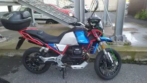 Moto Guzzi V85 TT (2021 - 23)  (3)