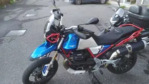 Moto Guzzi V85 TT (2021 - 23)  (4)