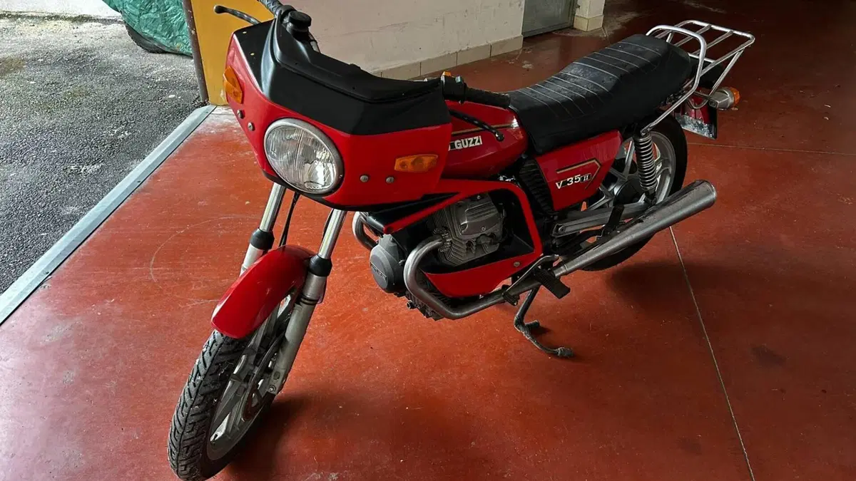 Moto Guzzi   (2)