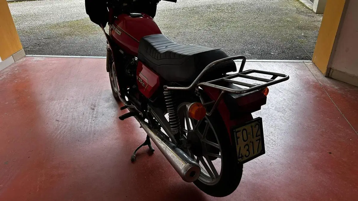 Moto Guzzi   (4)