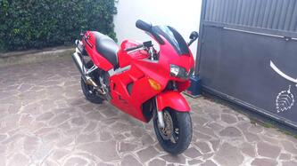 Honda VFR 800 (1998 - 01) usata