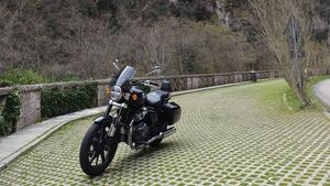 Royal Enfield Super Meteor 650 (2023 - 25) 