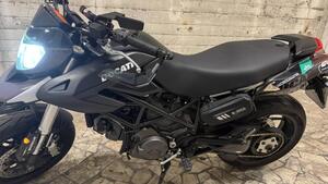 Ducati Hypermotard 796 (2012) 