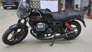 Moto Guzzi V7 Stone Special Edition (2022 - 25) 
