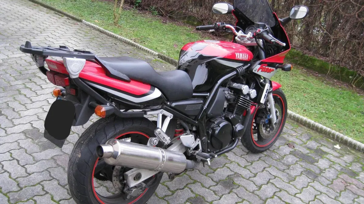 Yamaha FZS 600 Fazer (1998 - 01)  (3)