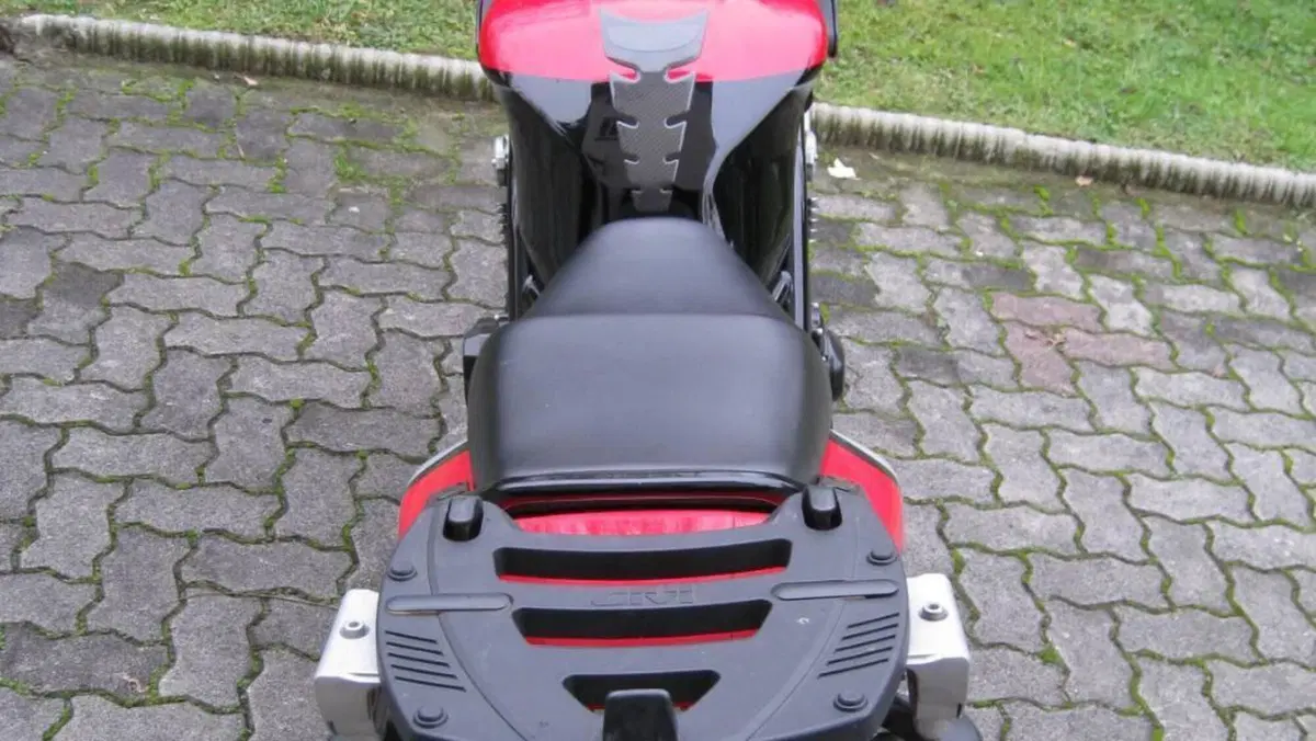 Yamaha FZS 600 Fazer (1998 - 01)  (4)