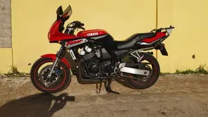 Yamaha FZS 600 Fazer (1998 - 01)  (10)