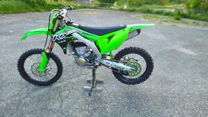 Kawasaki KX 450 F (2022) 