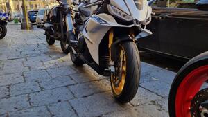 Aprilia RSV4 1100 Factory (2025) 