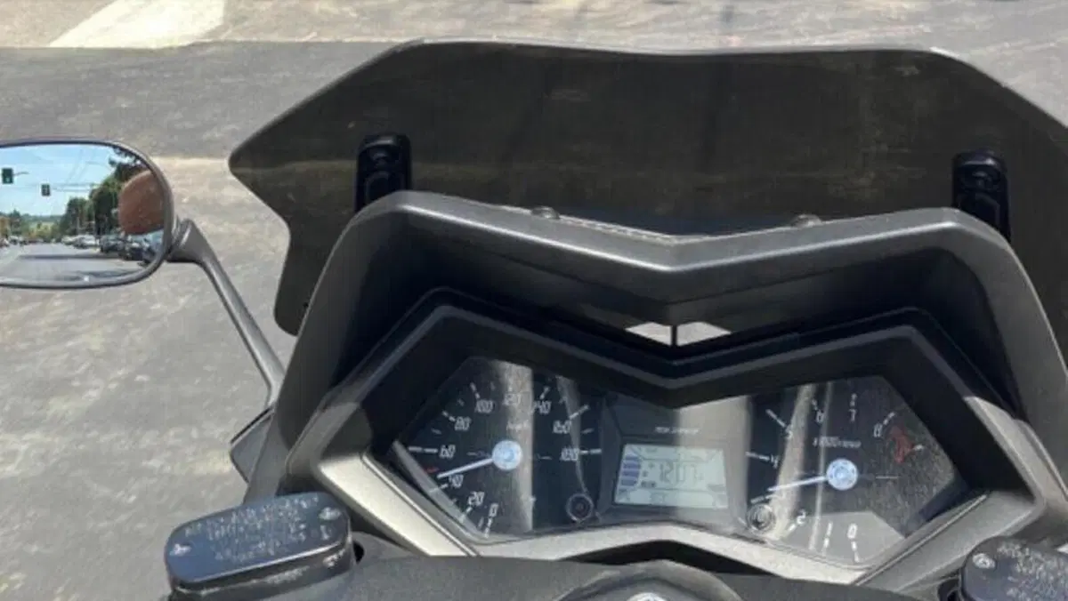 Yamaha T-Max 530 Black Max ABS (2012 - 14)  (2)