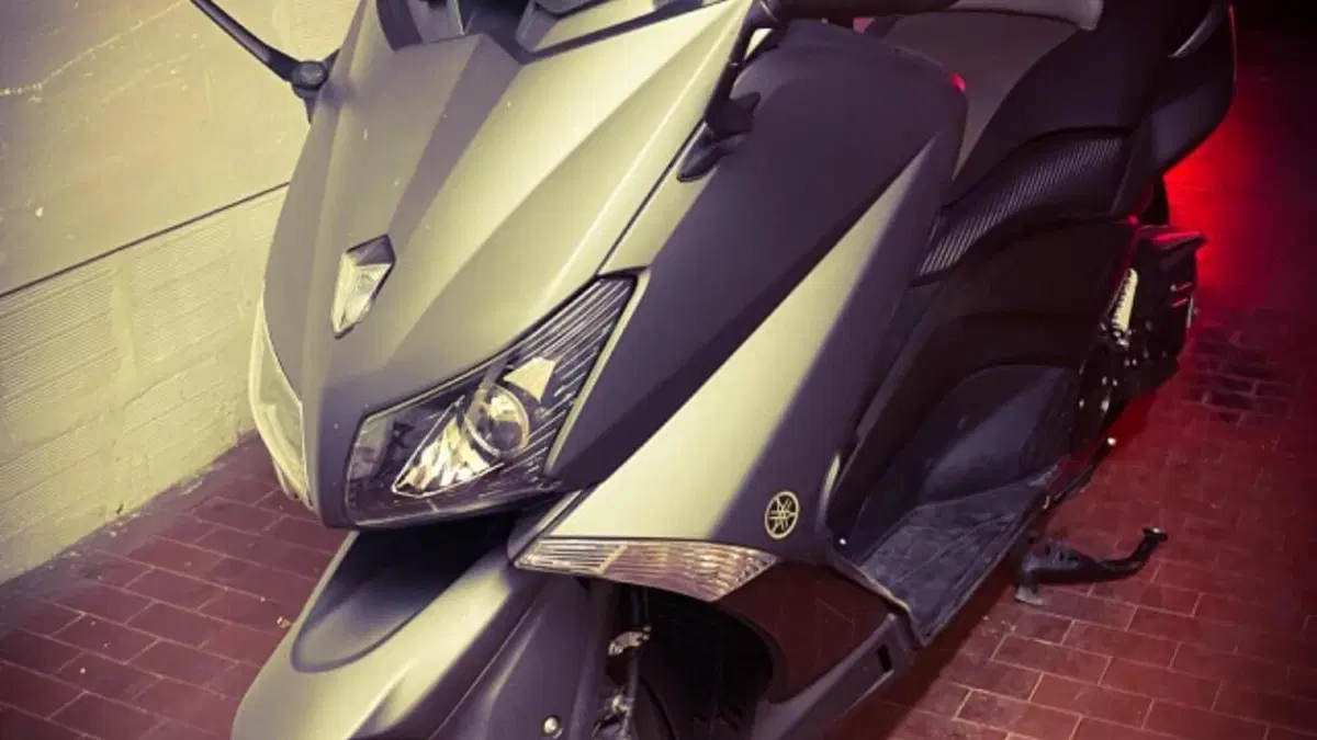 Yamaha T-Max 530 Black Max ABS (2012 - 14)  (6)