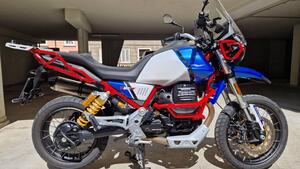 Moto Guzzi V85 TT Evocative Graphics (2021 - 23) 