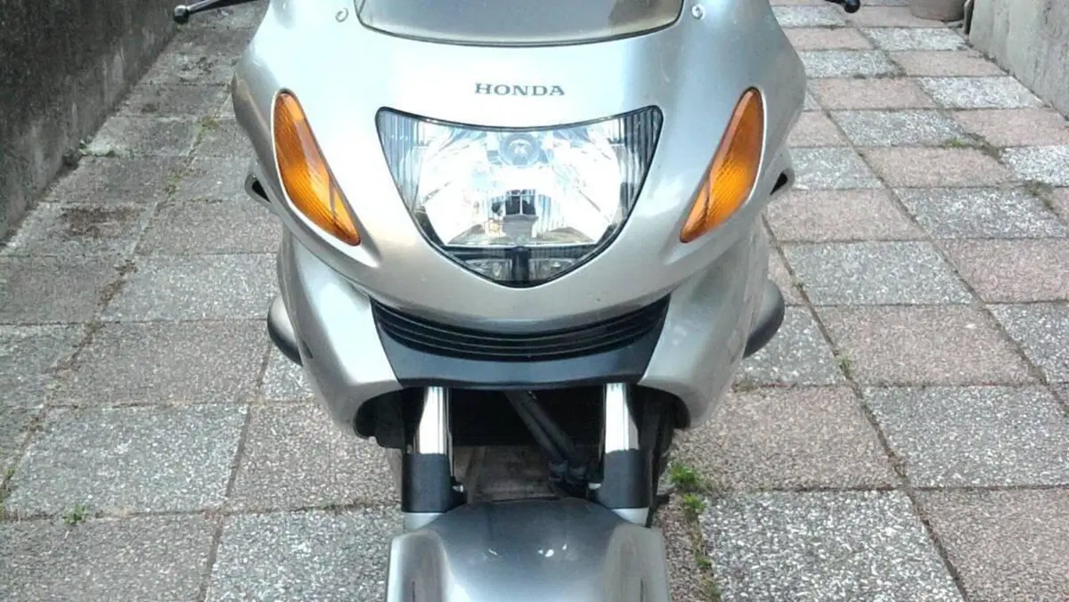 Honda Deauville 650 (2002 - 05)  (3)