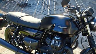 Moto Guzzi V7 III Stone (2017 - 20) usata