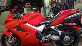 Honda VFR 800 (2002 - 05) usata