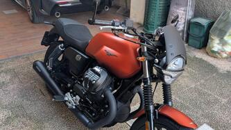 Moto Guzzi V7 Stone (2021 - 24)