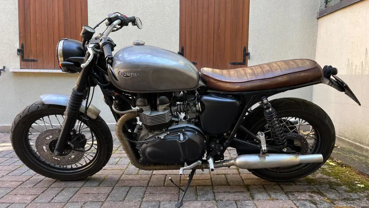 Triumph Bonneville T100 (2001 - 07)  (2)