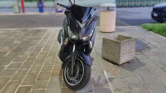 Yamaha X-Max 400 Momodesign ABS (2014 - 16) usata