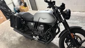 Moto Guzzi V7 Stone (2021 - 24)