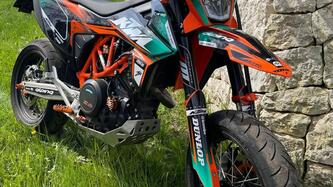 KTM 690 SMC R (2021 - 22) usata